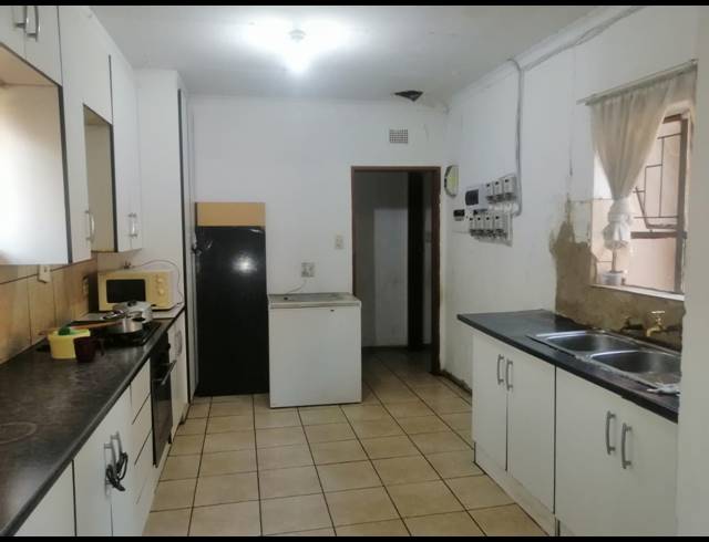 7 BEDROOM HOUSE FOR SALE IN VANDERBIJLPARK CE 5